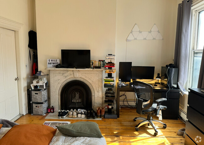 Building Photo - 519 Massachusetts Ave Unit 1 Rental