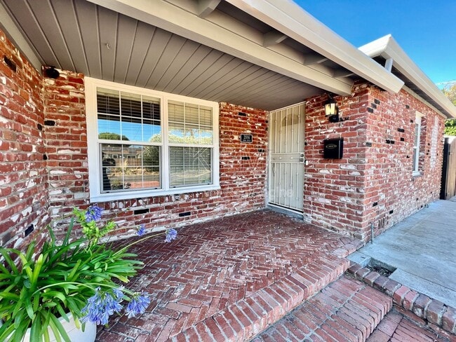 Photo - 2016 Canal Dr