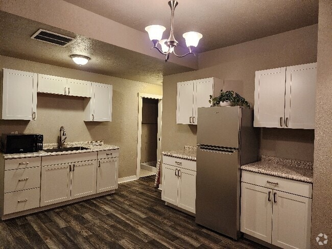 Building Photo - 1619 W Providence Ave Rental