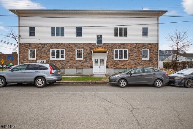 Building Photo - 378 Grand St Unit 1L