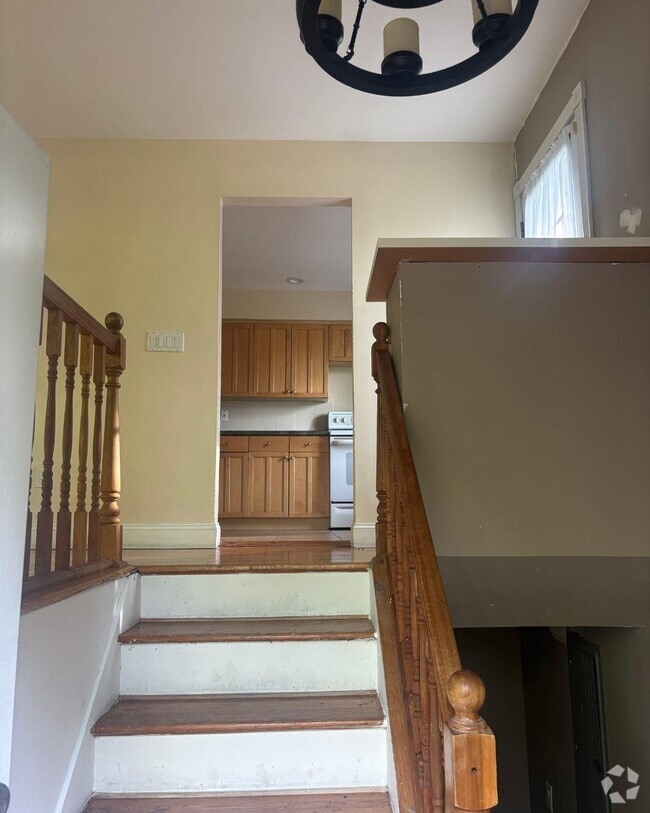 Building Photo - 44 E Lake Terrace Unit A Rental