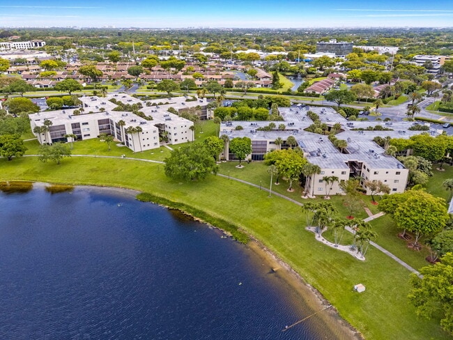 Photo - 5310 Las Verdes Cir Unidad 106