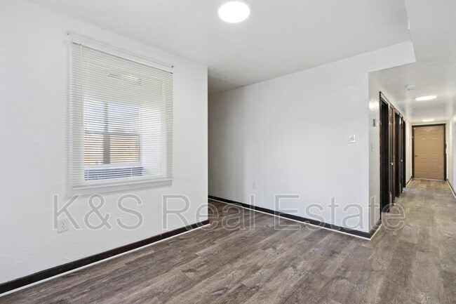 Photo - 144-144 W 9th Ave Unit 2