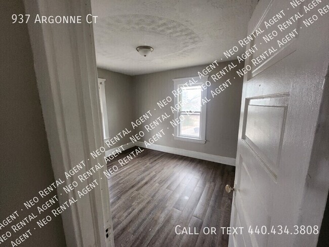 Photo - 937 Argonne Ct