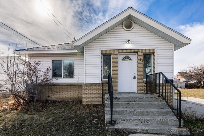 Photo - Newly Remodeled 3 Bed + Office, 1 Bath home in Rexburg