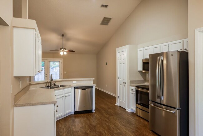 Photo - 1563 Bay Harbor Dr House