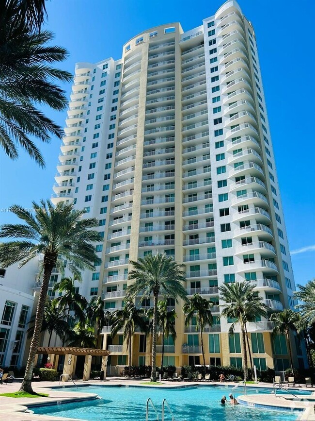 Building Photo - 1745 E Hallandale Beach Blvd Unit 706W Rental