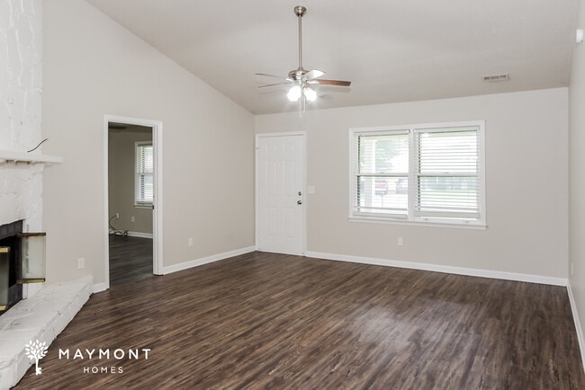 Photo - 104 Cerrydowns Ct