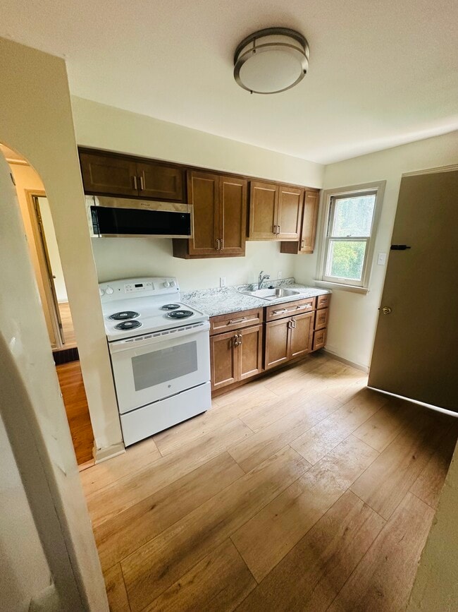 Photo - 7806 Underhill Dr