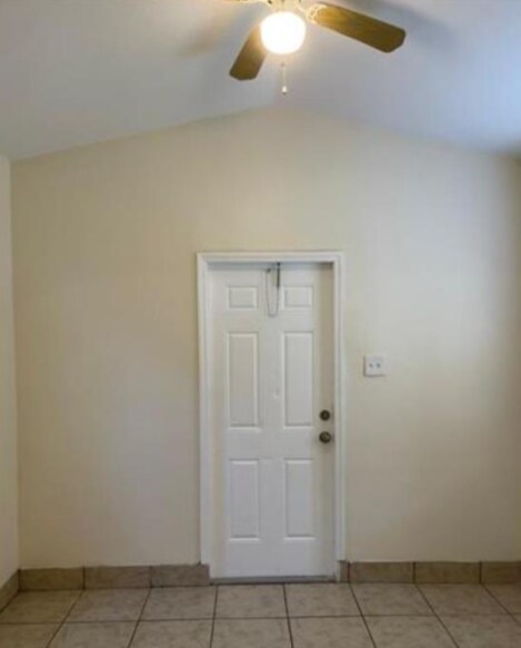 Photo - 470 NE 162nd St