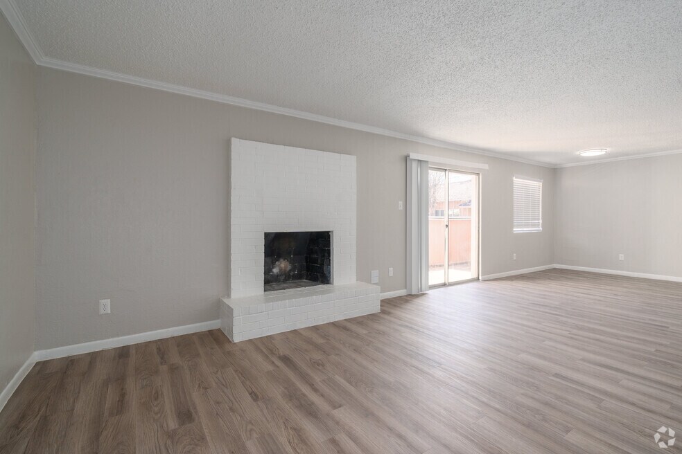 3BR, 2BA - 1,428SF - Living Room