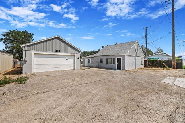 Building Photo - 310 US-30