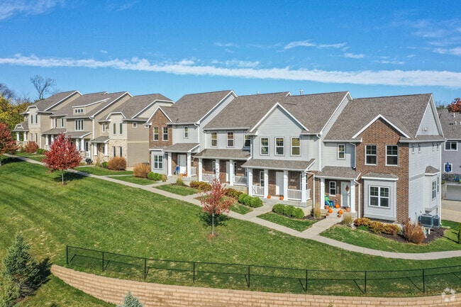 Cardinal Pointe - Cardinal Pointe Townhomes