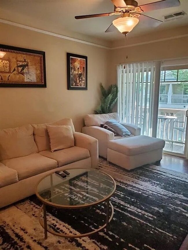 Photo - 2/2.5 Townhome w/ Balcony in Great Location Close to GA Tech, Midtown, and Buckhead!