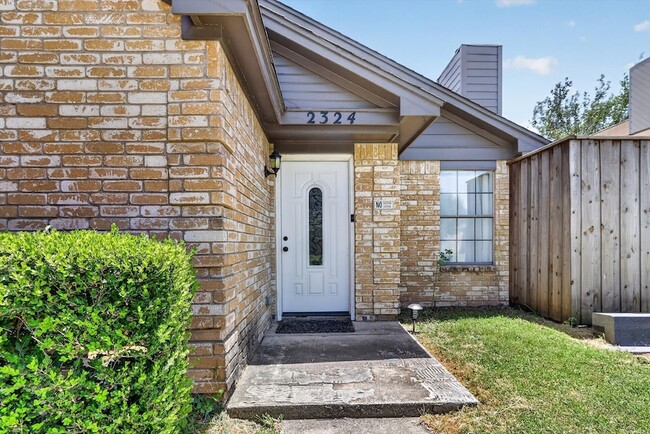 Photo - 2324 Markland St