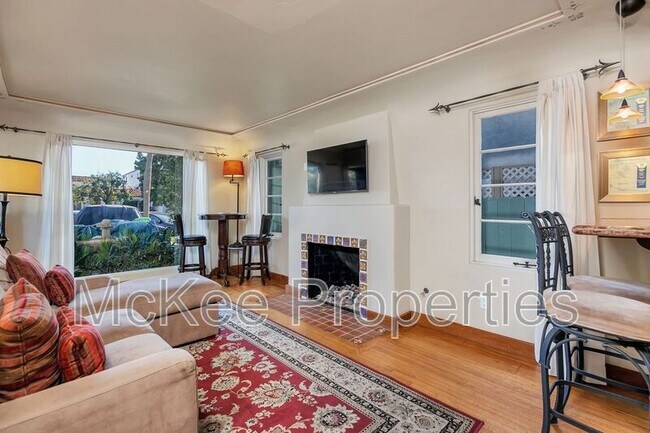 Photo - 900 E Avenue