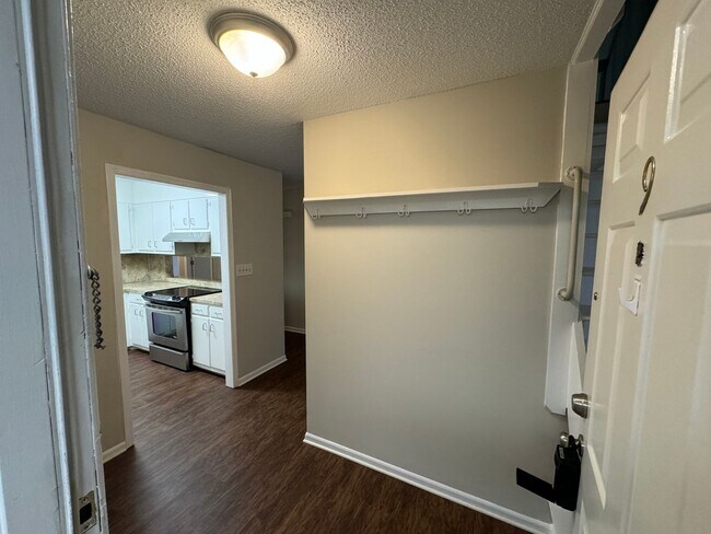 Photo - 2 Bedroom 2 Bath Condo in Woodridge Condom...