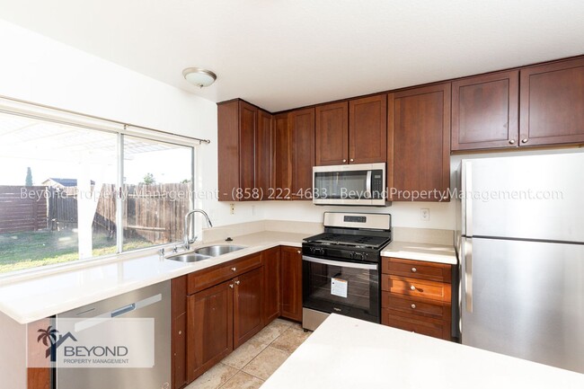 ***RECENTLY UPGRADED***3BED 2 BATH***ATTAC... - ***RECENTLY UPGRADED***3BED 2 BATH***ATTAC... Casa