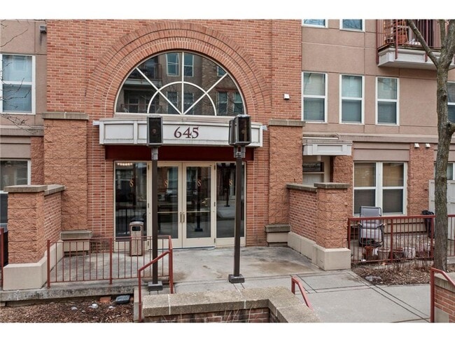 Building Photo - 645 N 1st St Unit 139