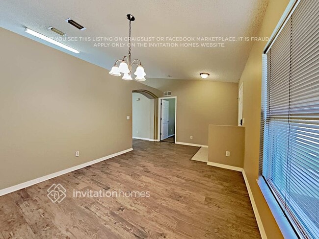 Photo - 5755 Fairbridge St