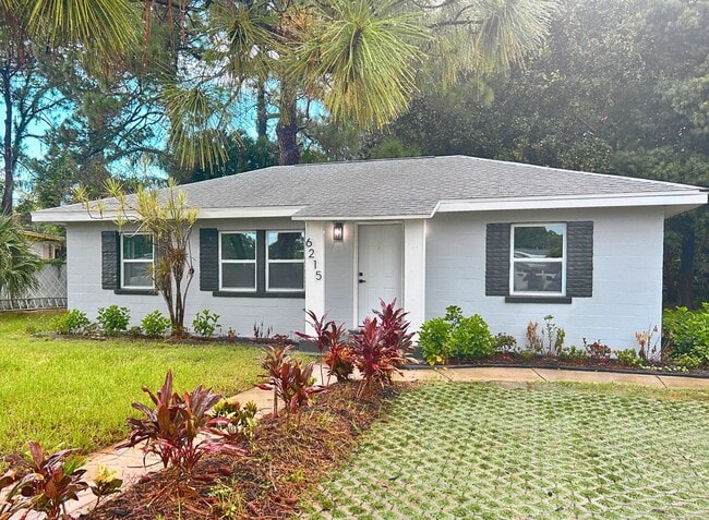 Building Photo - Newly Renovated 2-Bed, 1-Bath Duplex with ... Rental