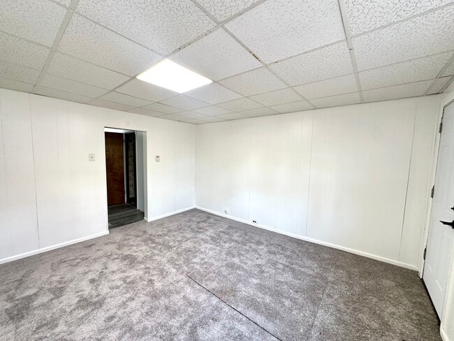 Photo - Updated 1 Bed, 1 Bath First Floor Unit in South Side - Private Entrance, Laundry in Basement - Av... Unit 1