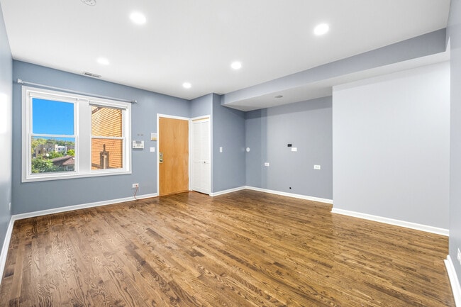 Photo - 6312 N Fairfield Ave Unit 3B