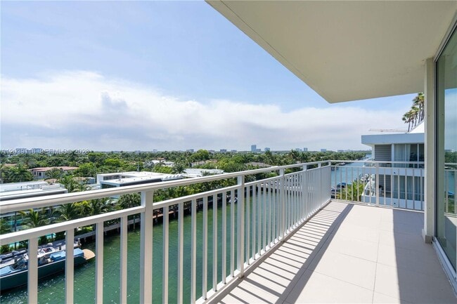 9500 W Bay Harbor Dr Unit 7D