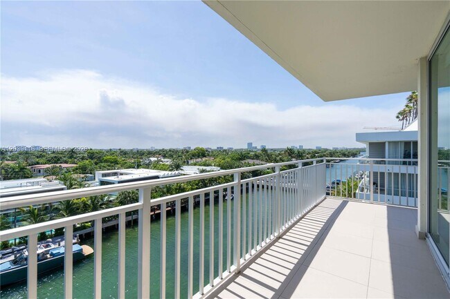 Photo - 9500 W Bay Harbor Dr Unit 7D