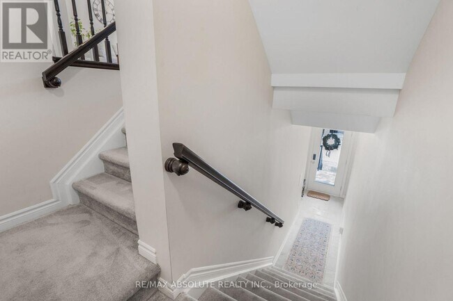 Photo - 605 Makwa Private