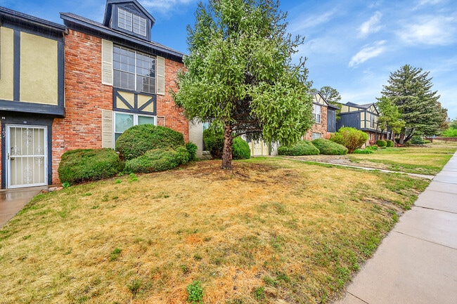 Photo - 2902 Airport Rd