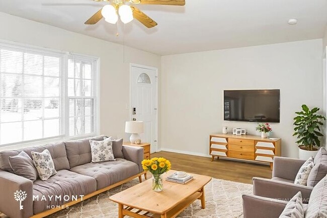 Photo - 2204 Euclid Rd NW