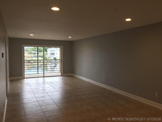 Photo - 309 Lake Cir Unit 202
