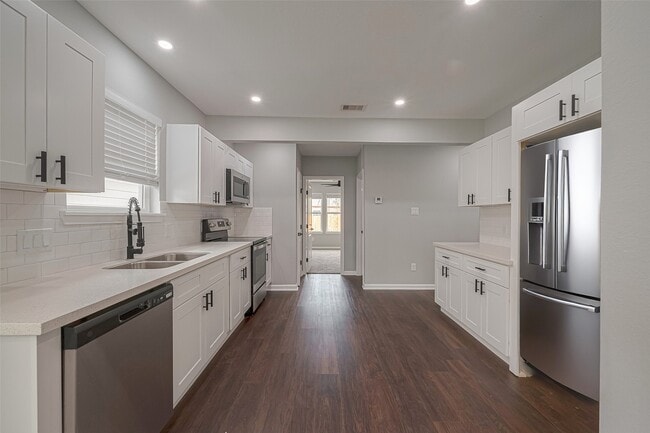 Photo - 3413 Simmons St