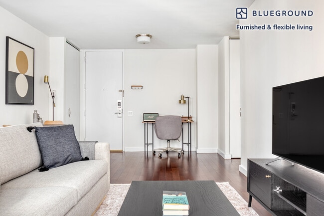 Photo - 606 1st Ave. Unidad FL8-ID696