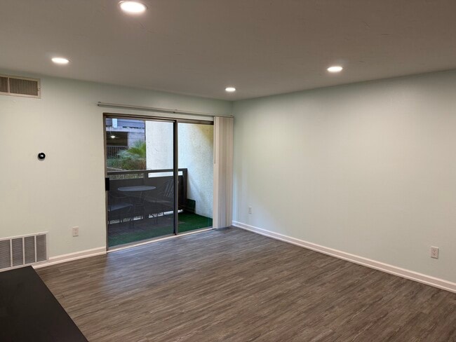 1615 Hotel Cir S Unit D103