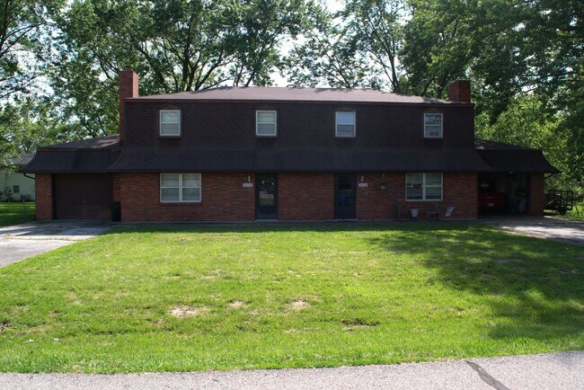 Building Photo - Quality 3 Bedroom 1.5 Bathroom Townhouse!