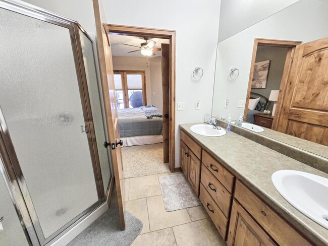 Photo - 425 240th Ave