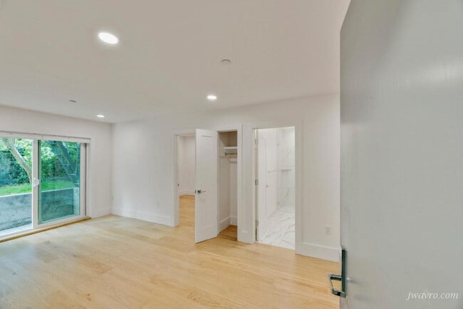 Photo - 422 Cole St Unit B