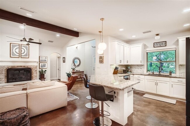 Photo - 21825 Briarcliff Dr