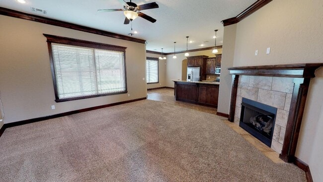 Photo - 328 Creekside Dr