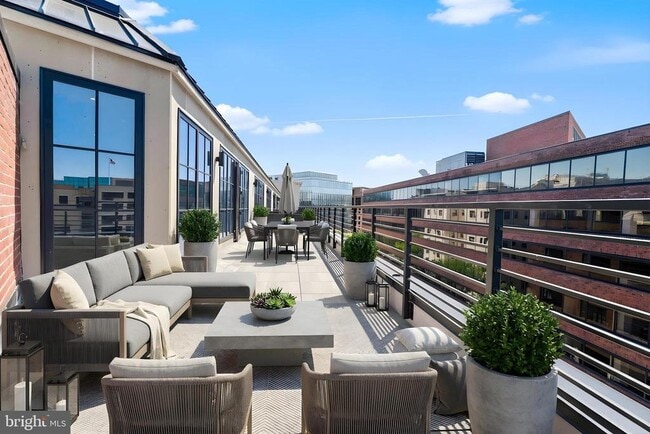 Photo - 2121 Ward Pl NW Unit PH605