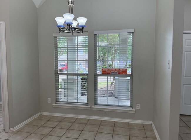Photo - 413 Hilltop Dr