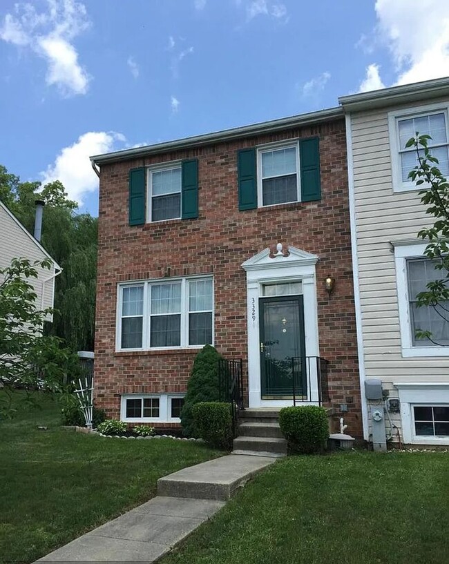 Beautifully Updated 3-Bedroom Townhome in ... - Beautifully Updated 3-Bedroom Townhome in ...