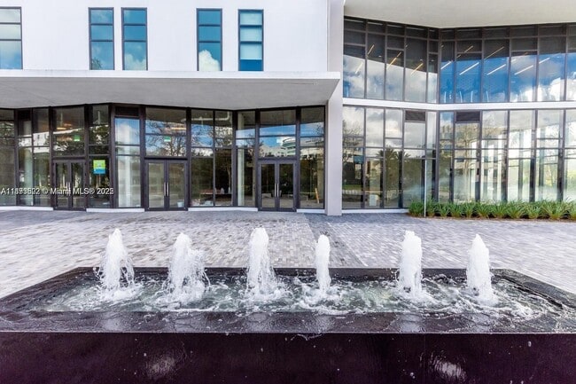 Building Photo - 2960 NE 207th St Unit 1106