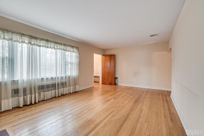 Photo - 174 E Chestnut Ave