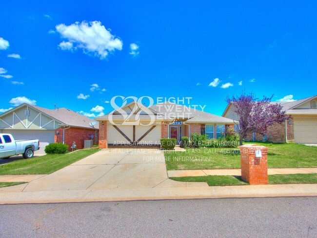 Photo - 2909 Line Dr