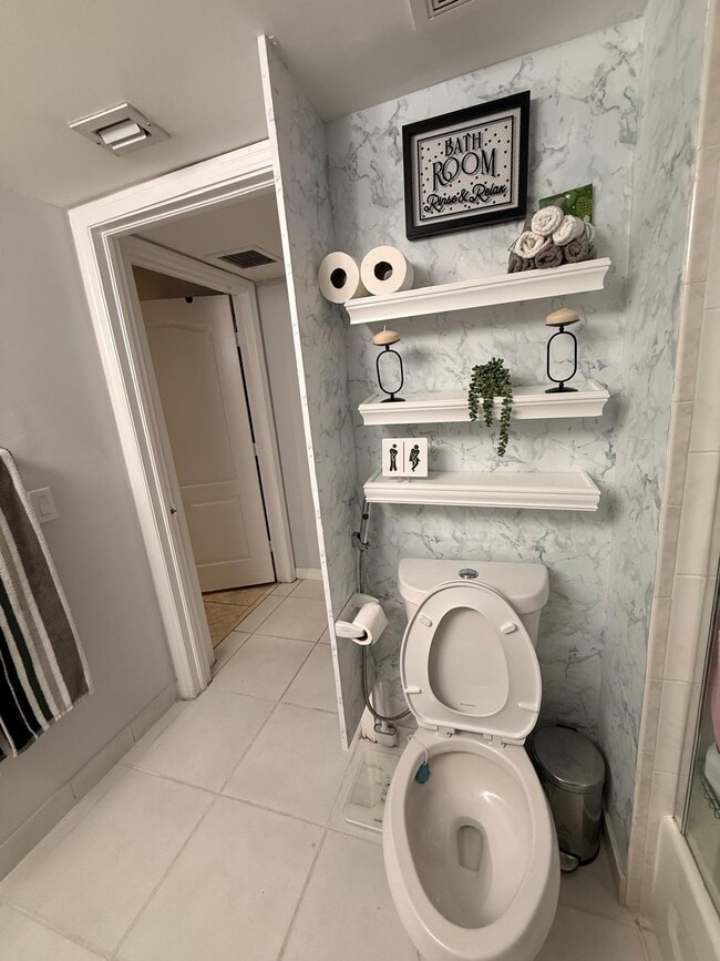 Photo - 1453 SW 3rd St Unit 208