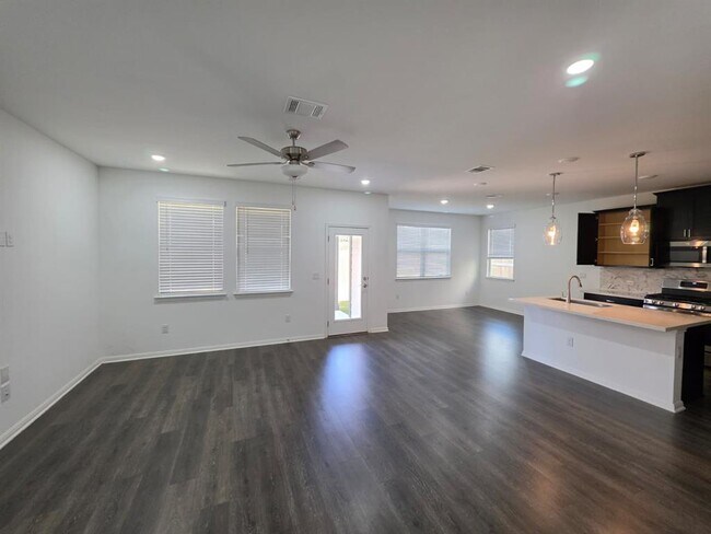 Photo - 2913 Tavern Dr