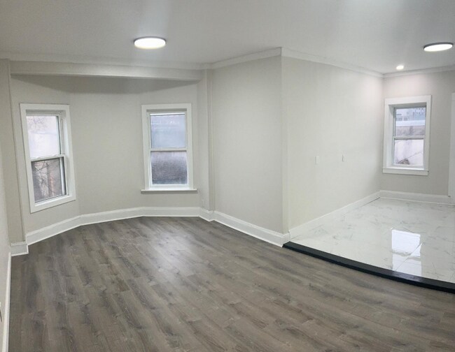 Photo - 1970 E 71st St Unit 4